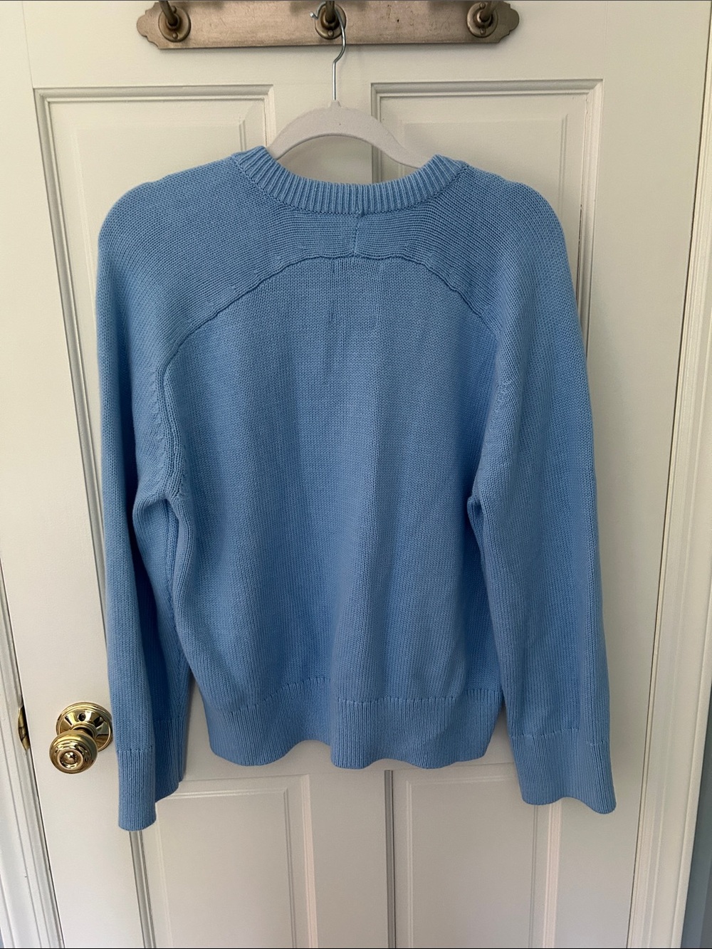 Abercrombie & Fitch Blue 'SALTY' Crewneck Sweater, like new, sz M - Picture 2 of 4